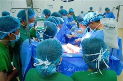 Bé gái 13 tuổi 'hồi sinh' nhờ quả tim hiến tặng của một người đàn ông chết não