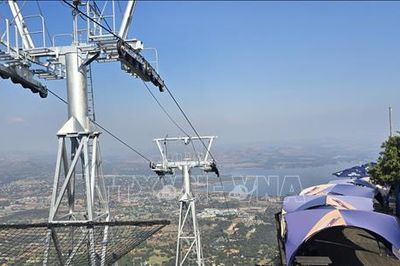 Trải nghiệm tuyến cáp treo chinh phục dãy núi cổ hai tỷ năm tuổi tại Nam Phi