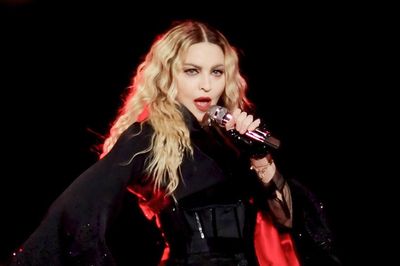 Sau màn khuấy đảo Quảng trường Thời đại, Madonna rục rịch tổ chức concert bí mật tại Anh