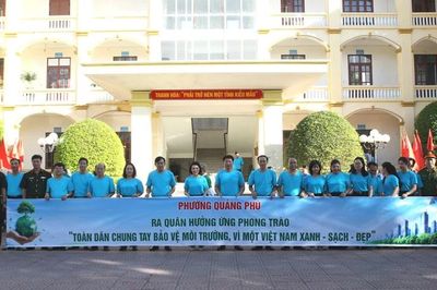 Ra quân hưởng ứng phong trào toàn dân chung tay bảo vệ môi trường