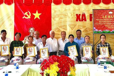 Xã Phú Lâm bàn giao 9 căn nhà Đại đoàn kết