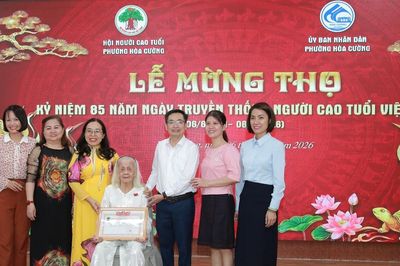 Phường Hòa Cường mừng thọ, chúc thọ 91 người cao tuổi