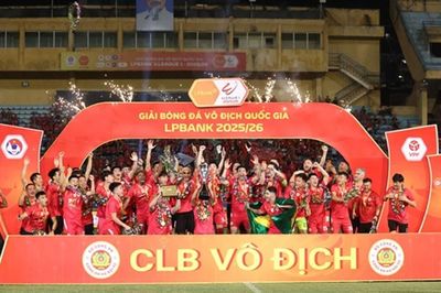 V-League 2025/26: CAHN lên ngôi và bước chuyển mình chuyên nghiệp của bóng đá Việt Nam