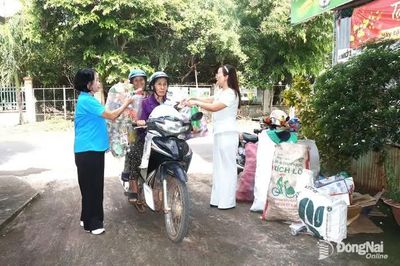 Phường Đồng Xoài chú trọng xây dựng các mô hình gia đình, khu dân cư xanh - sạch - đẹp