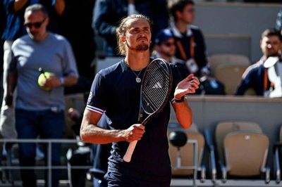Zverev chỉ còn cách lịch sử một trận thắng tại Roland Garros