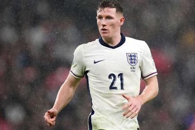 Elliot Anderson: Vì sao Man City và MU sẵn sàng chi đậm cho máy quét của Nottingham Forest?
