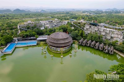 Độc đáo kiến trúc nhà tre lớn nhất Đông Nam Á