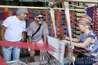 Đưa văn hóa bản địa thành lợi thế thu hút du khách