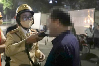 Hà Nội: Khởi tố vụ tài xế ô tô vi phạm nồng độ cồn gây TNGT liên hoàn làm 1 người tử vong