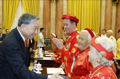 Người cao tuổi – cội nguồn văn hóa, sức mạnh Diên Hồng trong thời đại mới