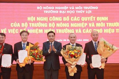 Bộ Nông nghiệp và Môi trường trao quyết định bổ nhiệm lãnh đạo Trường Đại học Thủy lợi