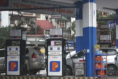 Khó tìm mua xăng E5 tại Hà Nội