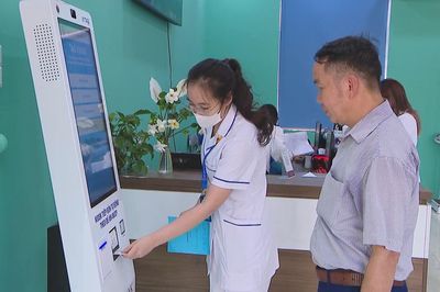 Đẩy mạnh chuyển đổi số, nâng cao chất lượng khám chữa bệnh