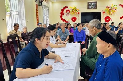 Khám sàng lọc các bệnh rối loạn tâm thần cho 280 người tại xã Quảng Uyên