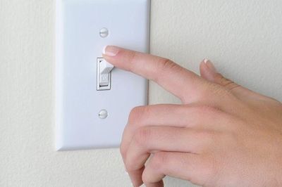 Muốn tiền điện không tăng chóng mặt mùa hè, đừng bỏ qua những mẹo này