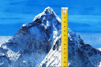Bí ẩn chiều cao ngọn Everest và câu chuyện cộng thêm để tránh nghi ngờ