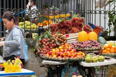 Dứa đang vào mùa bán đầy chợ, tiểu thương bật mí bí kíp chọn quả thơm ngọt tự nhiên, giá tốt