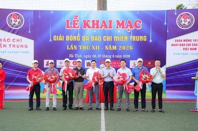 Hơn 100 nhà báo tranh tài tại Giải Bóng đá Báo chí miền Trung