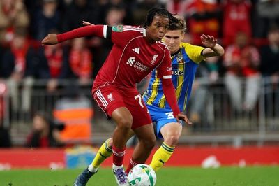 Sao trẻ Liverpool lỡ World Cup vì luật FIFA