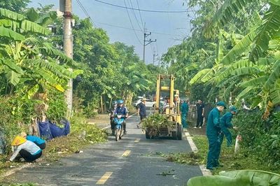 Phường Sơn Tây phát động phong trào thi đua bảo vệ môi trường, trao quà an sinh