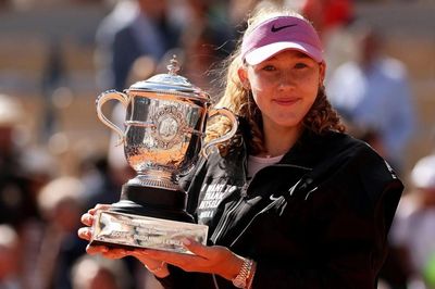Mirra Andreeva lên ngôi vô địch Roland Garros 2026 ở tuổi 19