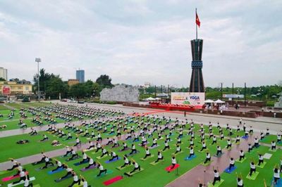 Ấn tượng màn đồng diễn yoga quy mô lớn tại Thái Nguyên