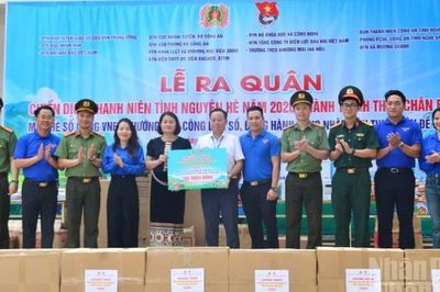 Nhiều hoạt động ý nghĩa trong chương trình 'Hành trình theo chân Bác' tại Nghệ An