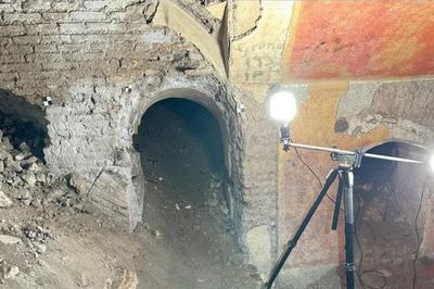 'Thám hiểm' trường học, nhóm học sinh lạc vào dãy phòng ngầm 1.800 tuổi