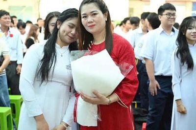 Lời dặn dò xúc động của cô hiệu trưởng trường vùng ven TPHCM