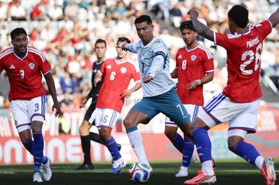 Bruno Fernandes rực sáng, Bồ Đào Nha thắng Chile trong trận giao hữu kịch tính có 2 thẻ đỏ