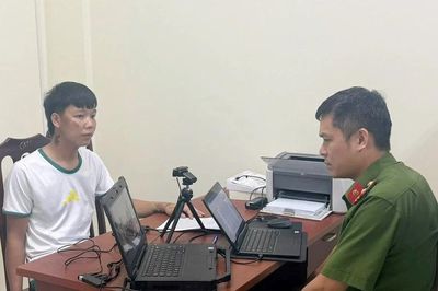 Tạm giữ 2 đối tượng phê ma túy thông chốt tông CSGT bị thương