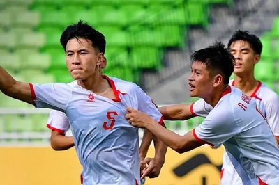 Dù thua trận, U19 Việt Nam vẫn rộng cửa đi tiếp nhờ được U19 Myanmar 'giúp'