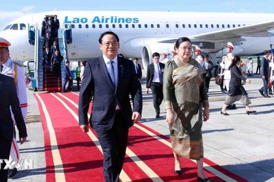 Thủ tướng Lào Sonexay Siphandone đến Hà Nội, bắt đầu thăm chính thức Việt Nam và dự AFF 2026