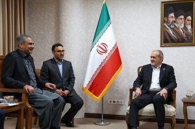 Bộ trưởng Nội vụ Pakistan mang thông điệp của Thống chế quân đội gửi Lãnh tụ Tối cao Iran