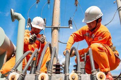 Bất ngờ: EVN lãi khủng, hết lỗ lũy kế, có 152.000 tỷ đồng gửi ngân hàng