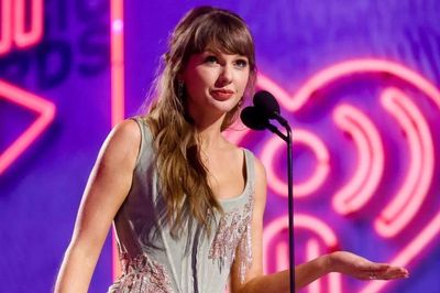 'Dậy sóng' nghi vấn về Taylor Swift