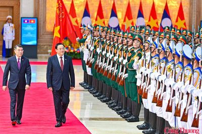 Thủ tướng Lê Minh Hưng chủ trì Lễ đón Thủ tướng Lào thăm chính thức Việt Nam