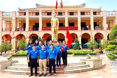 Từ Bến Nhà Rồng đến khát vọng giải phóng dân tộc