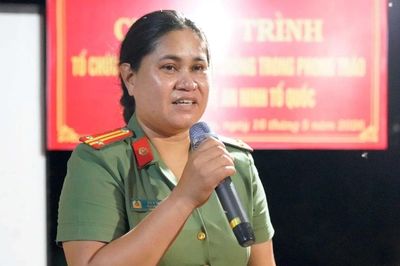 Nữ Phó Trưởng Công an xã gần dân
