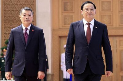 Thủ tướng Lê Minh Hưng chủ trì lễ đón Thủ tướng Lào Sonexay Siphandone