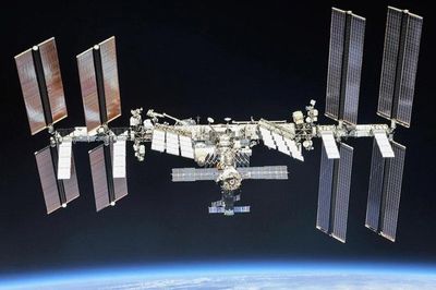 Thấy gì từ vụ các phi hành gia trú ẩn khẩn cấp trên trạm ISS?