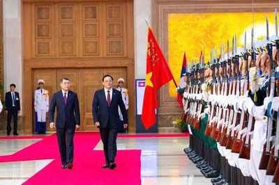 Thủ tướng Lê Minh Hưng chủ trì lễ đón chính thức Thủ tướng Lào