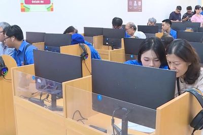 Thúc đẩy 'bình dân học vụ số' thành phong trào toàn dân