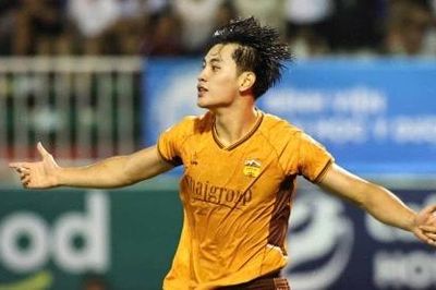 Ngày hạ màn V-League: Nóng cuộc đua trụ hạng