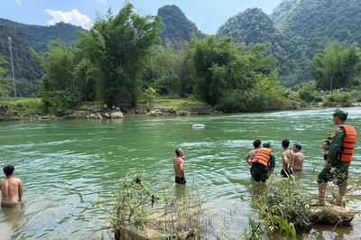 Đồn Biên phòng Ngọc Côn, Cao Bằng tìm kiếm, cứu hộ công dân gặp nạn trên sông Quây Sơn