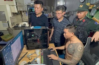 Triệt phá 'đại bản doanh' chế tạo súng ngầm hơi nén PCP hiện đại quy mô khủng: Bắt 'ông trùm' xăm trổ Vũ Mạnh Quyết