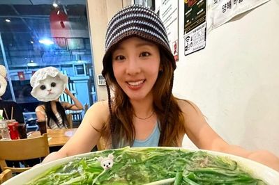 Sao Hàn mê ăn phở Việt