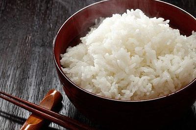 Người sau 40 tuổi nên ăn cơm ít lại? Hiểu không đúng sẽ ảnh hưởng về sau