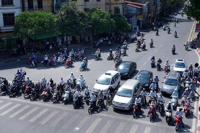 Ngày mai Bắc Bộ và Trung Bộ vẫn nắng nóng gay gắt trên 39 độ