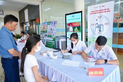 Thanh Hóa: Hơn 1.000 người dân được khám bệnh miễn phí và số hóa dữ liệu sức khỏe